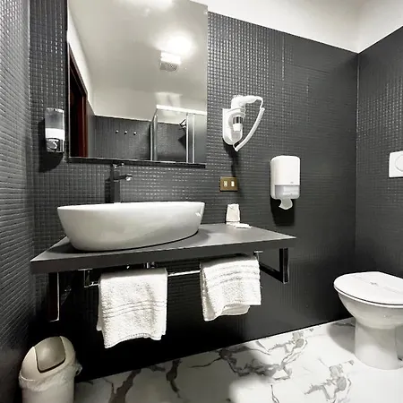 Prati Comfort בית הארחה 4*